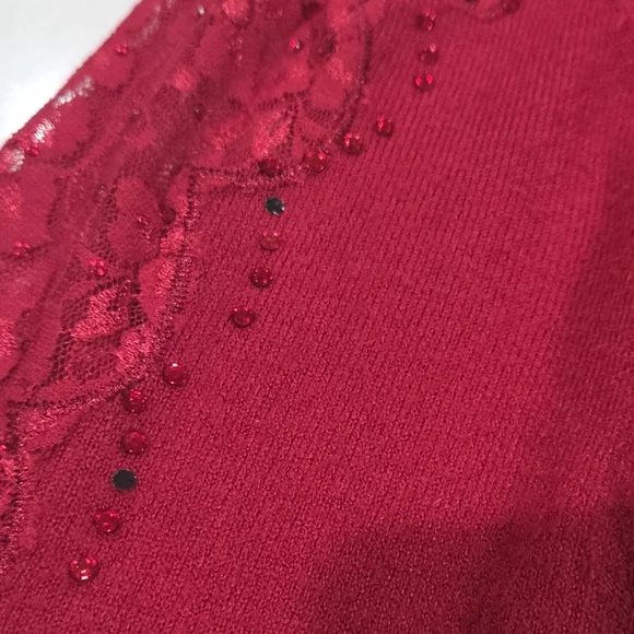 Red Sweater with Sequin Details Size L. - Picture 15 of 15